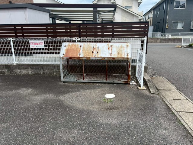 エルリオ　Ａの駐車場