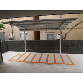 【駐車場】