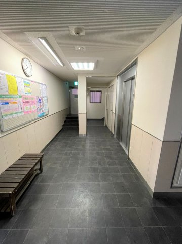 令和７年８月リフォーム済◆地下鉄東西線「東野」駅徒歩４分◆近隣商業施設充実の生活至便地◆ジュネス音羽のその他共用部分|エレベーター