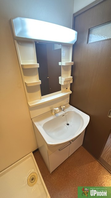 アゼリアガーデン 北館の独立洗面台