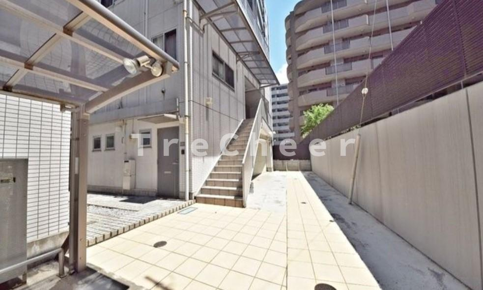 ヴィラグランディオ東本町のエントランス