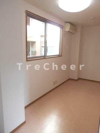 ヴィラグランディオ東本町の居間・リビング