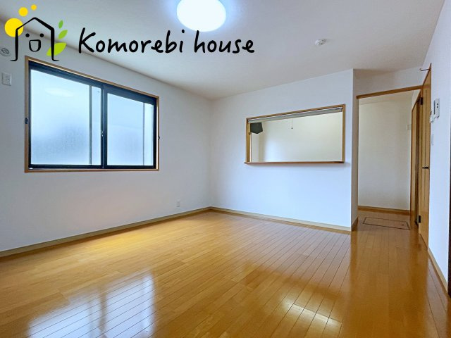 桶川坂田中古の居間・リビング|ゆったりとしたリビングです