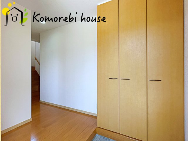桶川坂田中古の玄関|明るい玄関です