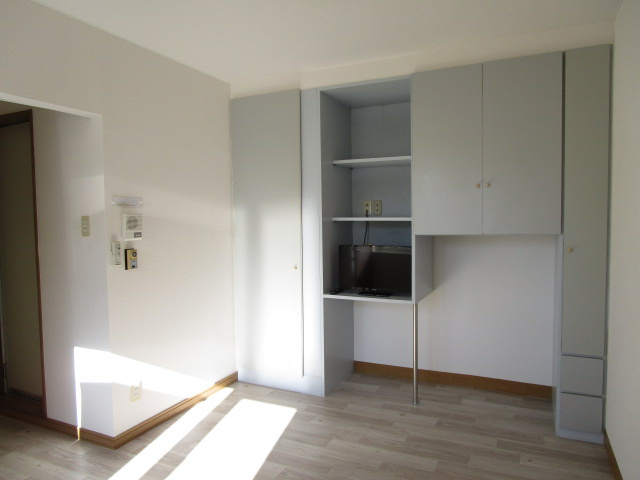 グリーンヒル(緑ヶ岡1)の居間・リビング