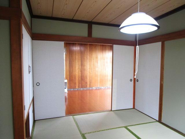 桜ヶ岡7-22-21貸家の居間・リビング