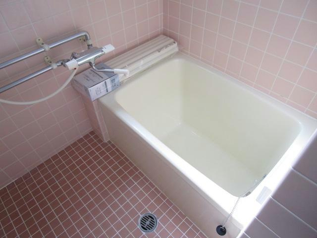 桜ヶ岡7-22-21貸家の浴室