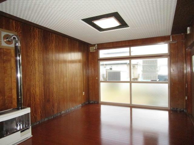 桜ヶ岡7-22-21貸家の居間・リビング