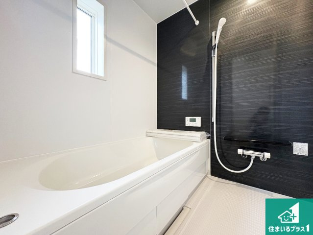 京田辺市薪天神堂　第8期　新築一戸建ての前面道路含む現地写真|周辺は落ち着いた街並みの住宅地！子育てがしやすい住環境です！まだ未完成ですが、現地でしかわからない事もございます。是非一度ご覧ください。