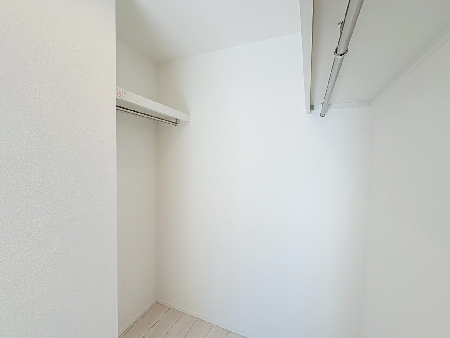 新築戸建　岐阜市加納奥平町1丁目Ⅱ　全1区画分譲の収納|バルコニーは南向きで洗濯物もよく乾きます！強度と表面積硬度を持つFPRで防水しています。