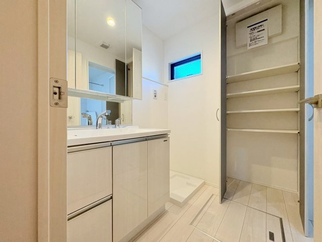 新築戸建　岐阜市加納奥平町Ⅱ　全1区画分譲の独立洗面台|洗面所別角度です。