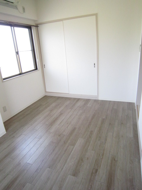 メゾンドール奥文の洋室