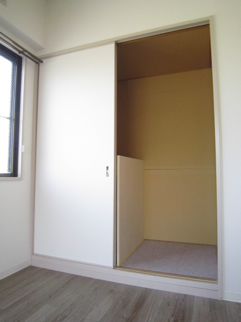 メゾンドール奥文の収納