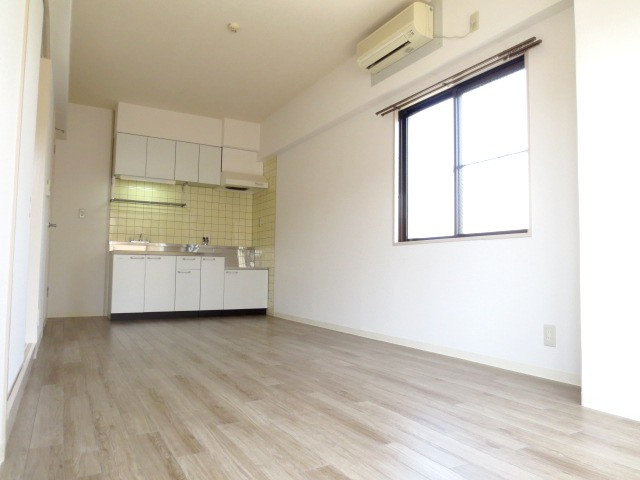 メゾンドール奥文の居間・リビング