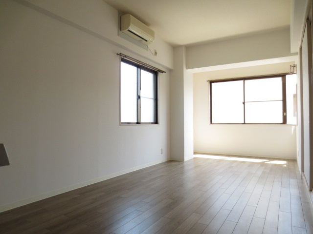 メゾンドール奥文の居間・リビング