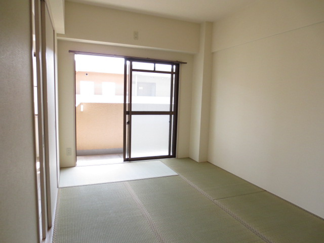 メゾンドール奥文の和室