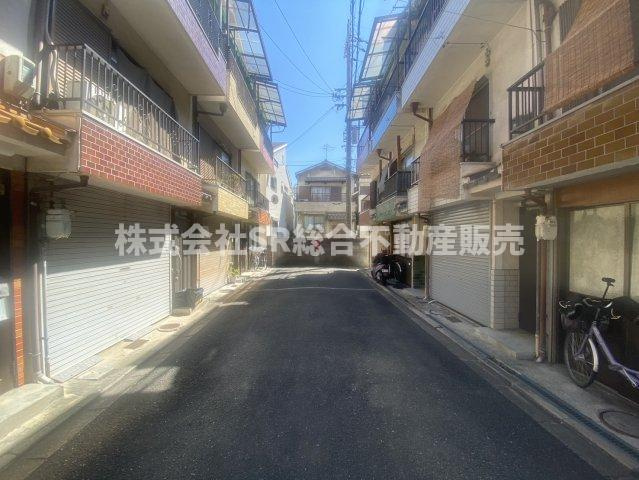 衣摺３丁目　中古戸建の前面道路含む現地写真|周辺交通量少なめです！