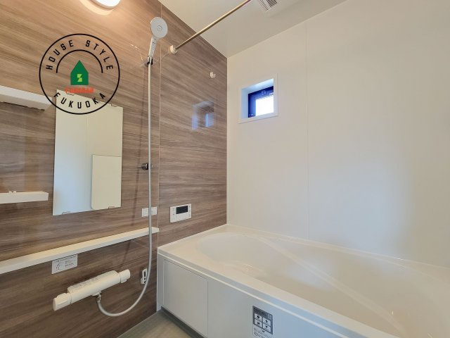 糸島市前原北2丁目第2-2棟（1号棟）　の浴室|1日の疲れを癒してくれる広々バスルーム。雨の日のお洗濯にも大活躍な浴室乾燥機付です！