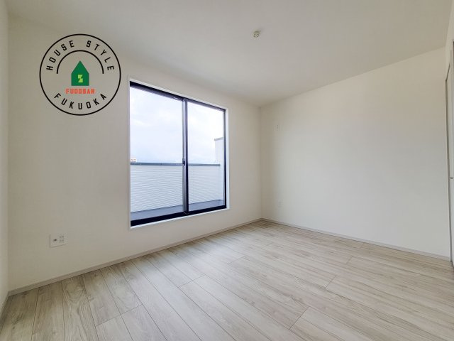 糸島市前原北2丁目第2-2棟（1号棟）　の寝室|主寝室には収納力に優れたクローゼットがありますので、お部屋もすっきり片付きます。