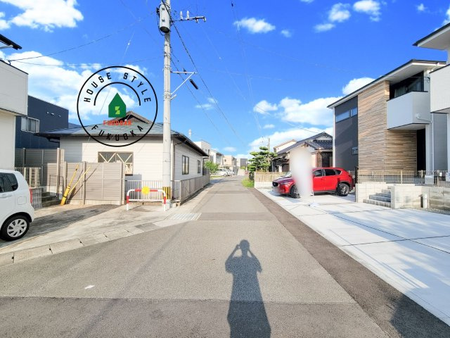 糸島市前原北2丁目第2-2棟（1号棟）　の前面道路含む現地写真|前面道路です。
