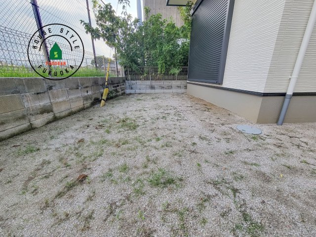 糸島市前原北2丁目第2-2棟（1号棟）　の庭|お庭で自由な時間を過ごせます。