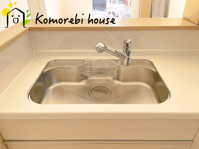 さいたま市西区飯田新田第2　新築一戸建て　クレイドルガーデン　03のキッチン|コンパクトなキッチンで掃除もラクラク