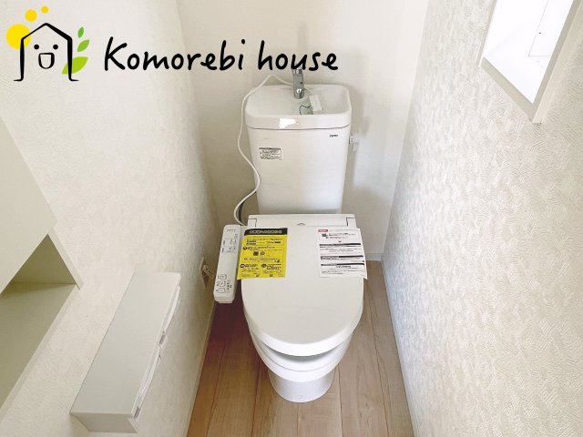 さいたま市西区飯田新田第2　新築一戸建て　クレイドルガーデン　03のトイレ|落ち着いた色調のトイレです