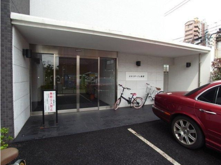 エルミタージュ池袋のエントランス