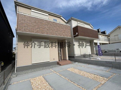 【外観】 | 神戸市垂水区高丸5丁目　新築戸建2号棟　仲介手数料無料！ | 建物外観を気になさる方へ、見た目の良い物件です