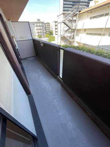 【バルコニー】