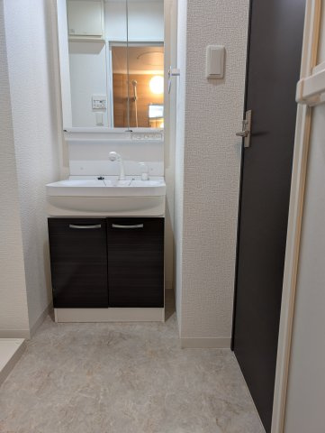 LIBTH天神南の玄関