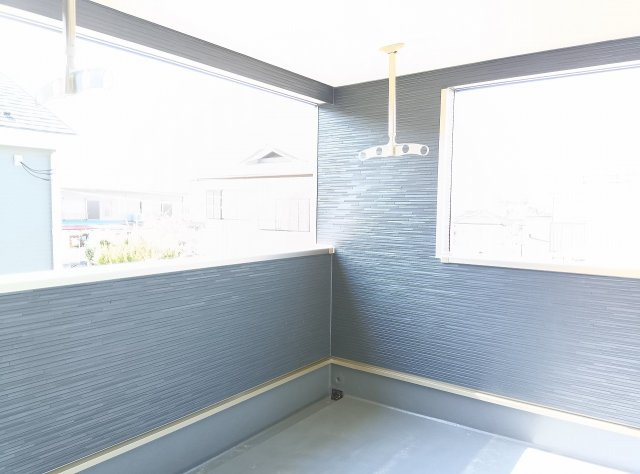 筑西市下川島　第2　1号棟のバルコニー|広いバルコニーです。屋根もあるので急なお天気の変更でも安心です