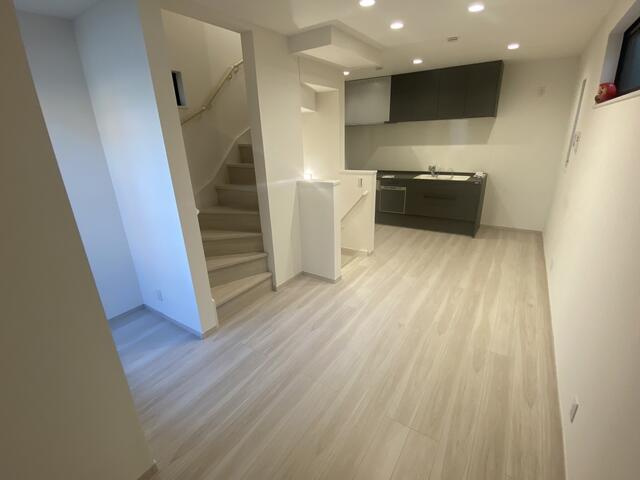 松江2丁目戸建の居間・リビング