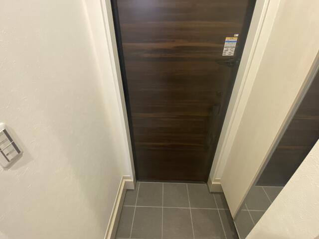 松江2丁目戸建の玄関