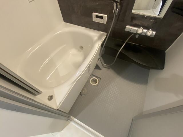 松江2丁目戸建の浴室