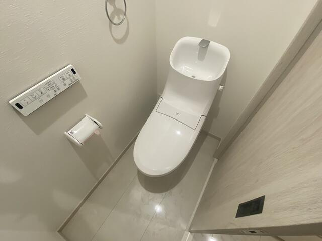 松江2丁目戸建のトイレ