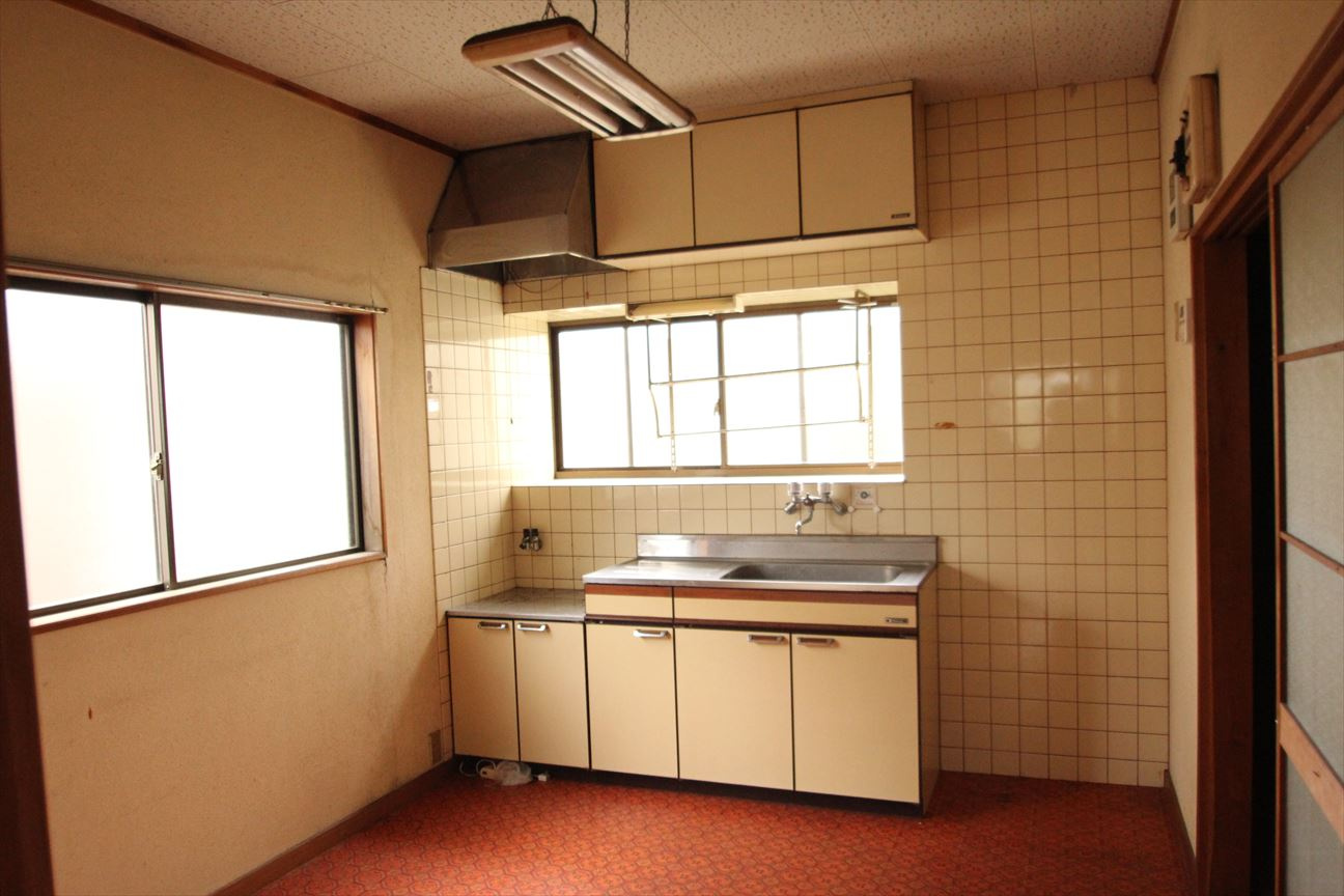 玖須美元和田　戸建のキッチン|6帖のダイニングキッチン