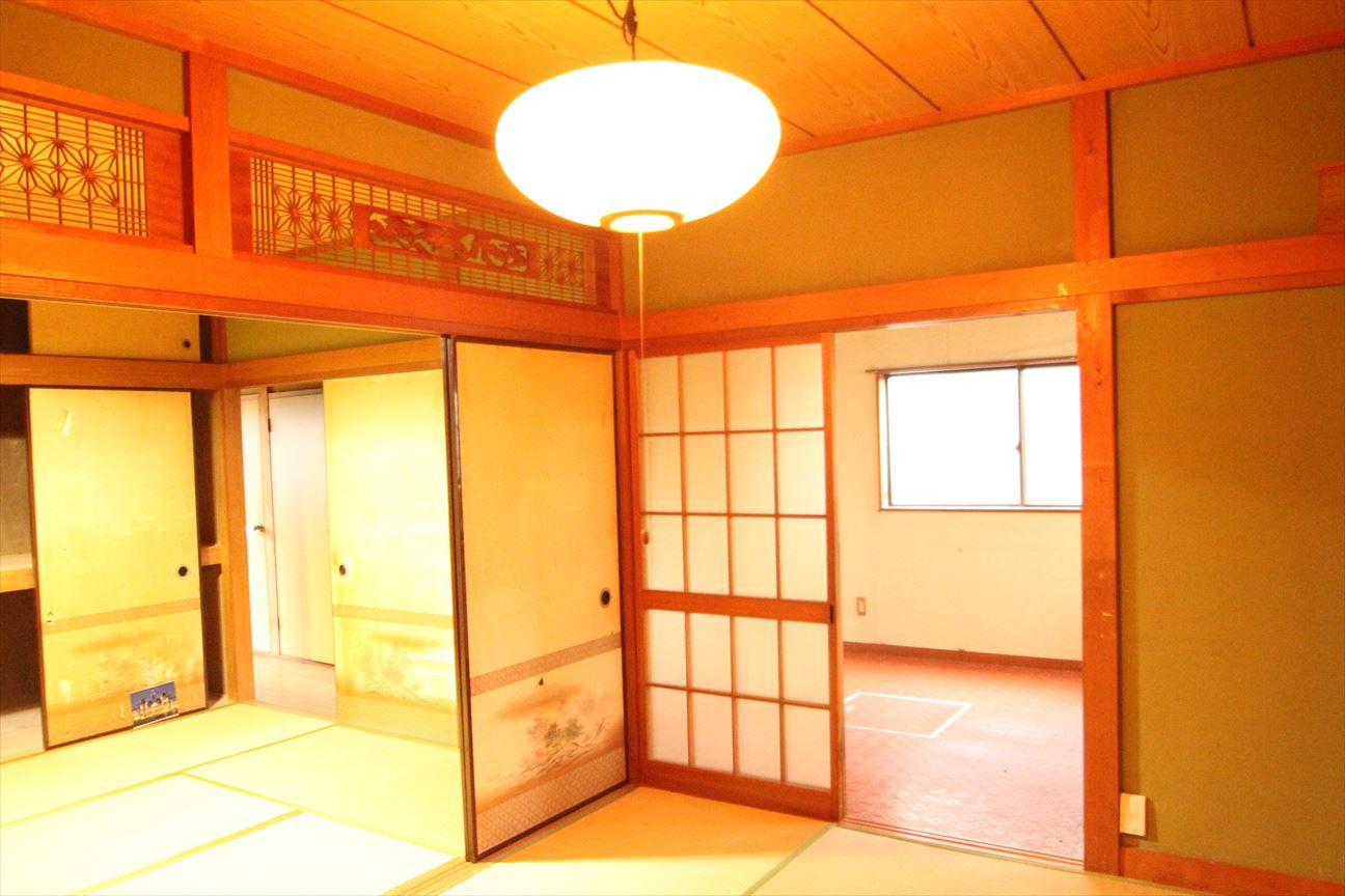 玖須美元和田　戸建の和室|ダイニングに続く和室