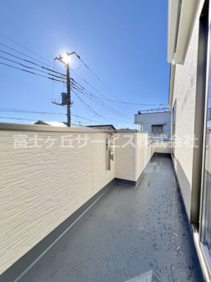 【バルコニー】 | 富士市松本 新築一戸建て A号棟 | 落ち着いた時間を過ごせるバルコニーです