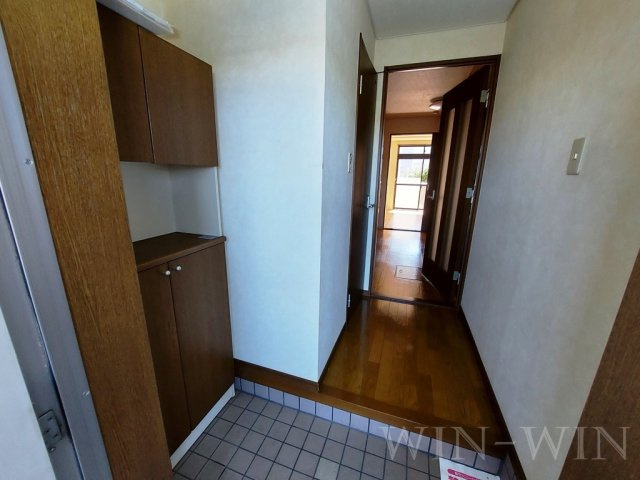 サンヒルズマキノの玄関