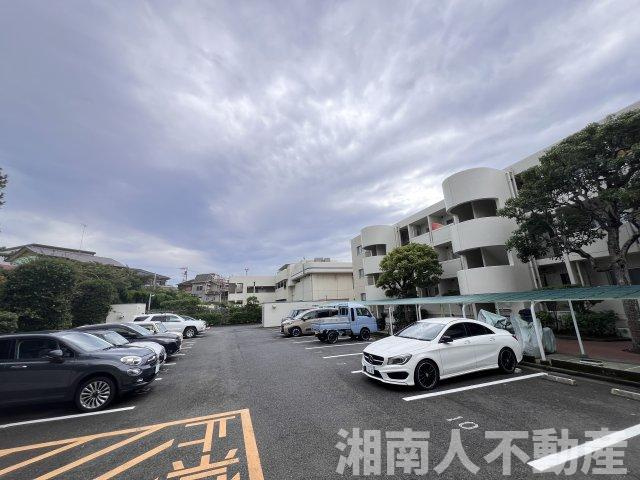 ライオンズマンション鎌倉の駐車場|駐車スペースもあります
