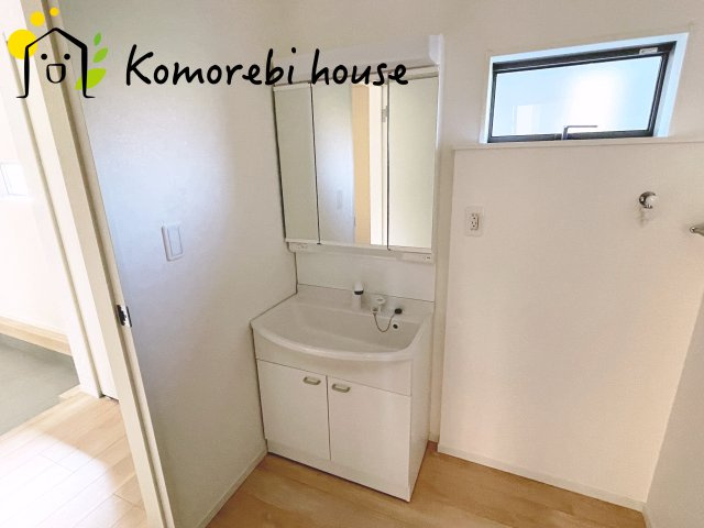 さいたま市西区飯田新田第2　新築一戸建て　クレイドルガーデン　05の独立洗面台|独立洗面台です