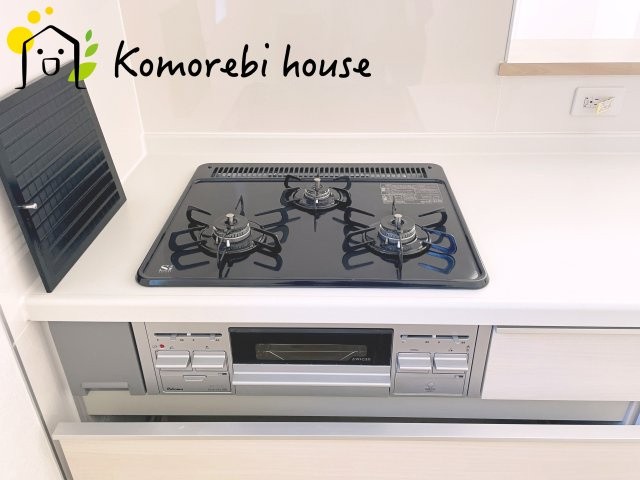 さいたま市西区飯田新田第2　新築一戸建て　クレイドルガーデン　05のキッチン|コンパクトなキッチンで掃除もラクラク