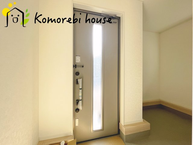 さいたま市西区飯田新田第2　新築一戸建て　クレイドルガーデン　05の玄関|ゆったりとした玄関です