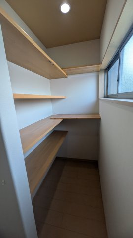 中古住宅　福寿町間島２丁目の収納