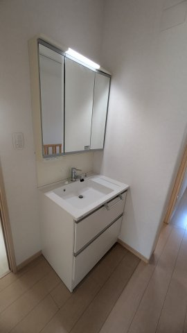 中古住宅　福寿町間島２丁目の独立洗面台