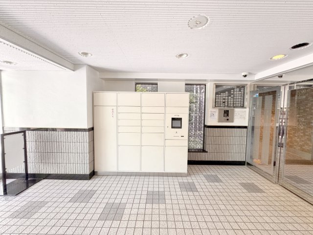 ライオンズマンション船堀親水公園のエントランス|オートロック付き共有玄関で不審者をシャットアウト！お子さまのお留守番にも安心ですね