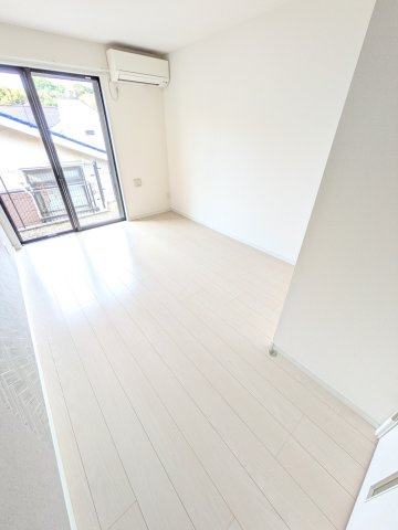 モダンアパートメント日吉viewの居間・リビング