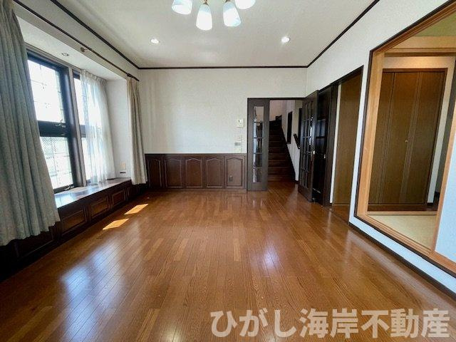 平塚市中里　中古戸建のダイニング|10帖　LDK