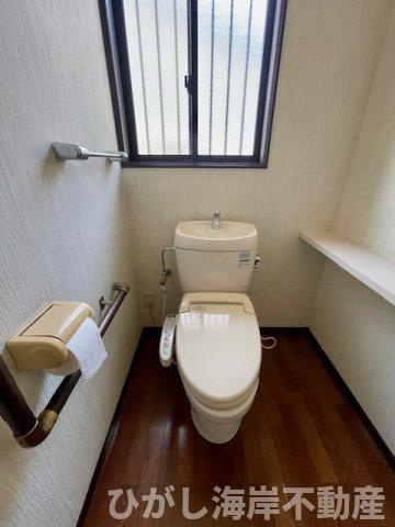 平塚市中里　中古戸建のトイレ|洗浄機能付きお手洗い